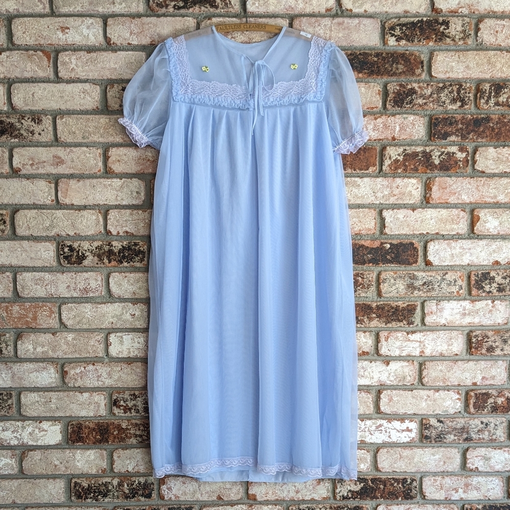 🎐 Long Semi-Sheer Cornflower Light Blue Vintage Flowy Lace Nightgown